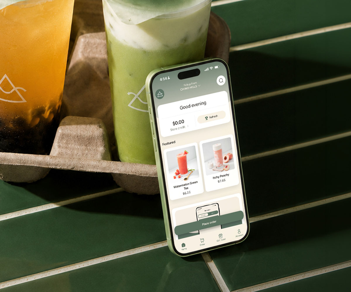 More Sips, More Rewards. Meet the OMOMO App.